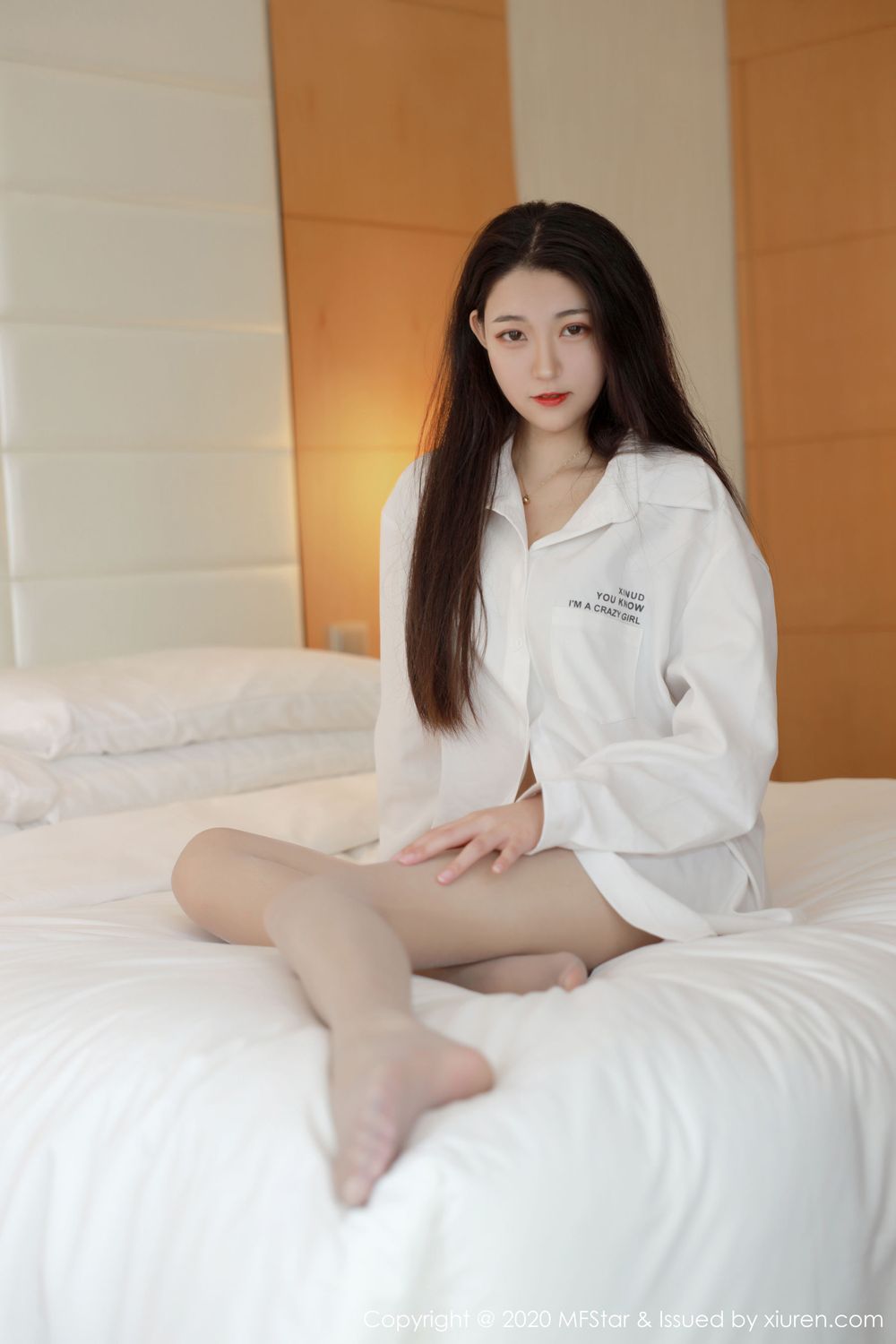 新人模特Laura张小妮 - 笑起来特有感觉的妹子写真