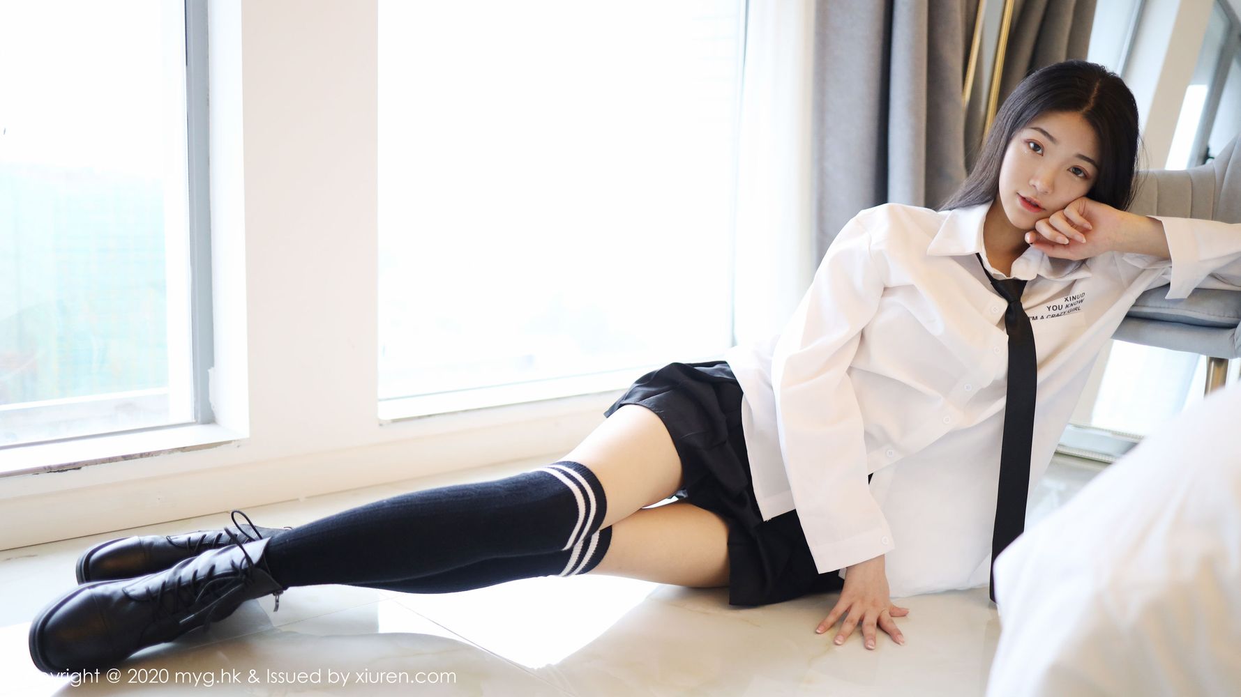美女模特Laura张小妮  - JK制服长筒袜系列性感写真