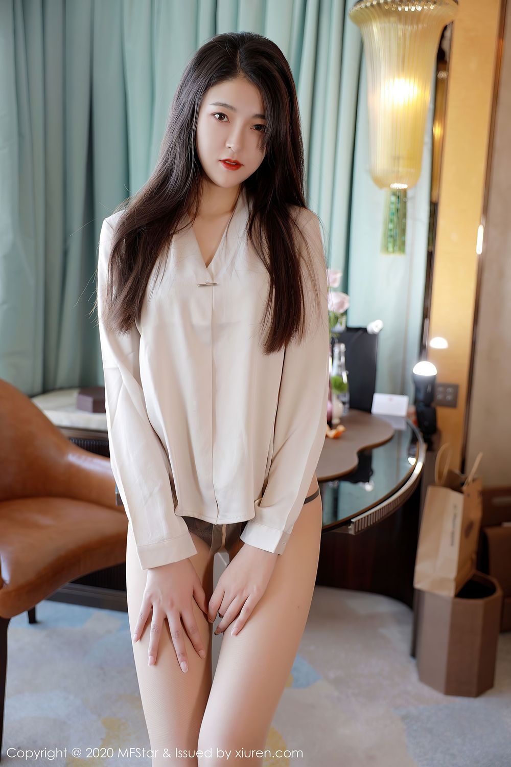 美女模特Laura苏雨彤 - 职场秘书OL系列性感写真