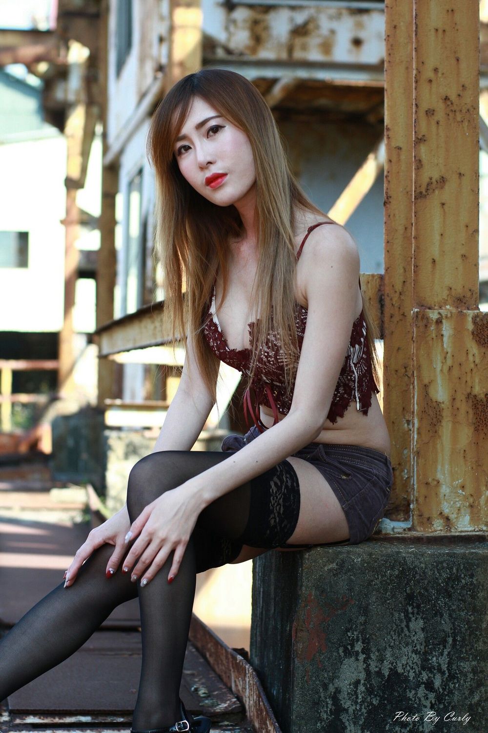 模特黄艾比Abbie - 桥头糖厂 黑丝+蕾丝+热裤写真
