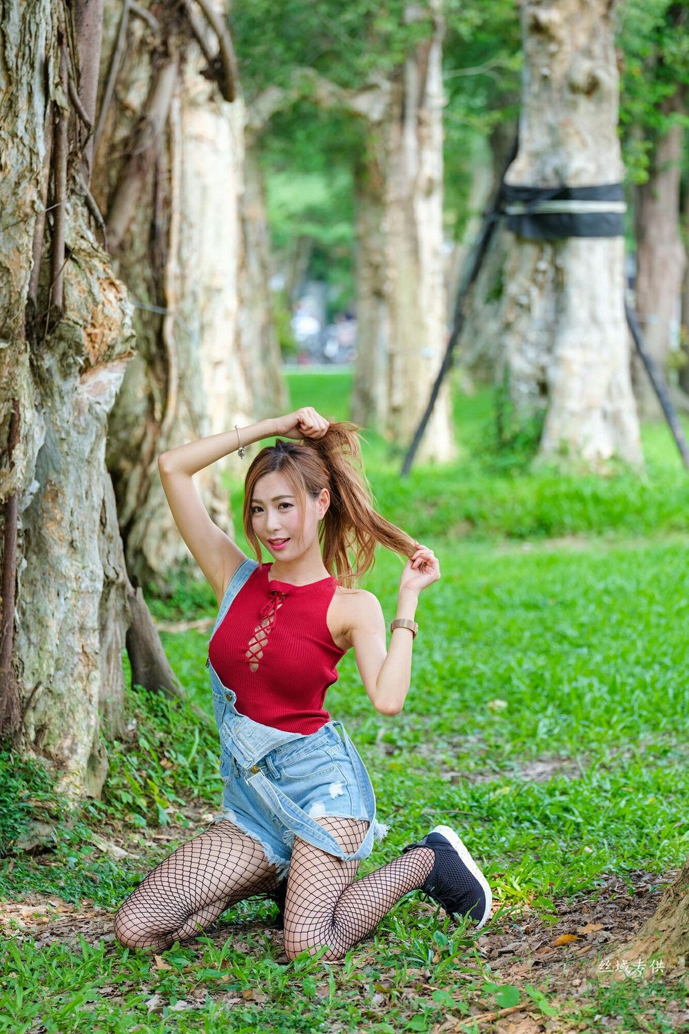 美女模特黄艾比 - 黑丝网袜牛仔热裤系列街拍写真