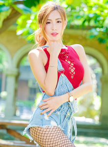 [台湾正妹] 美女模特黄艾比 - 黑丝网袜牛仔热裤系列街拍写真