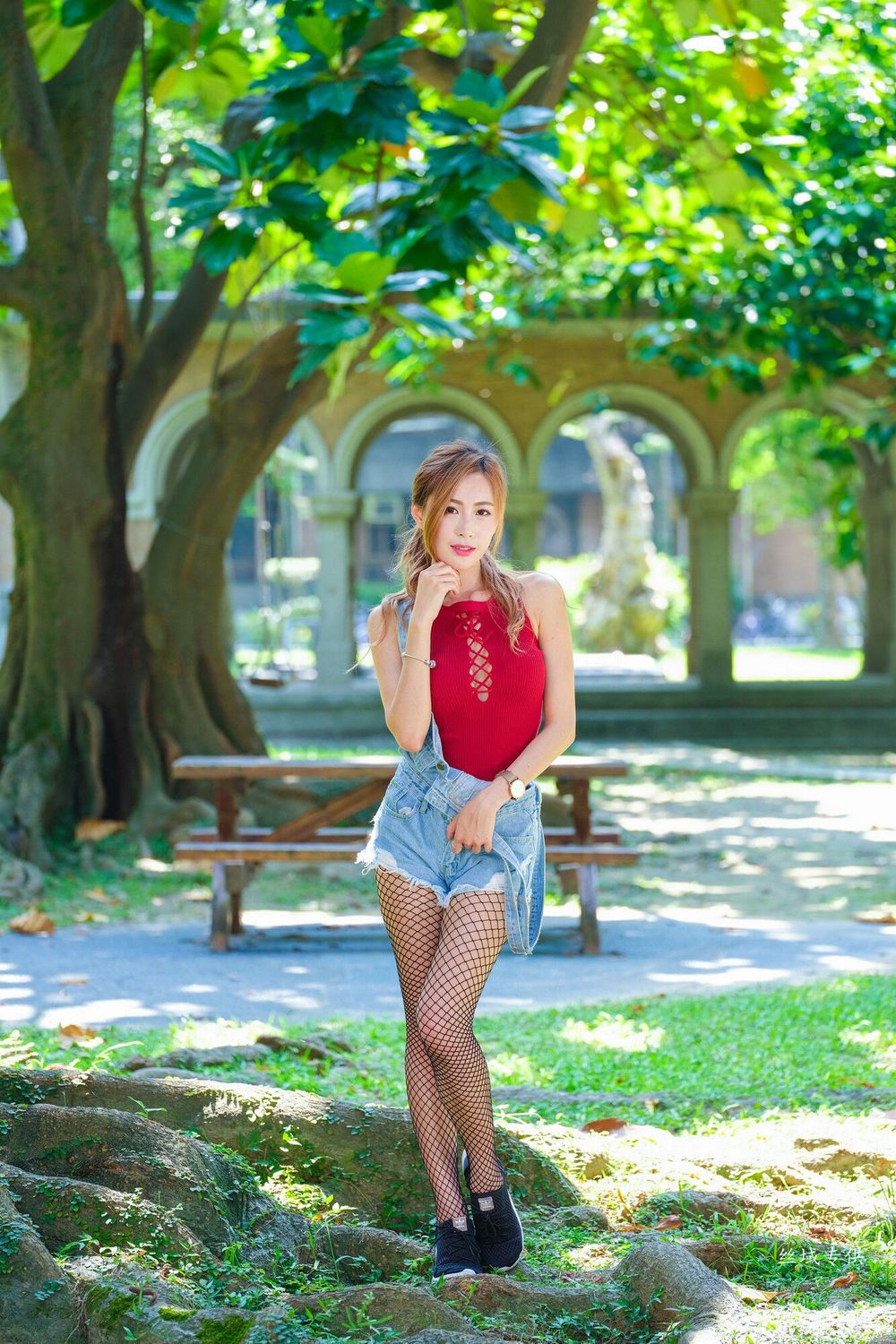 美女模特黄艾比 - 黑丝网袜牛仔热裤系列街拍写真