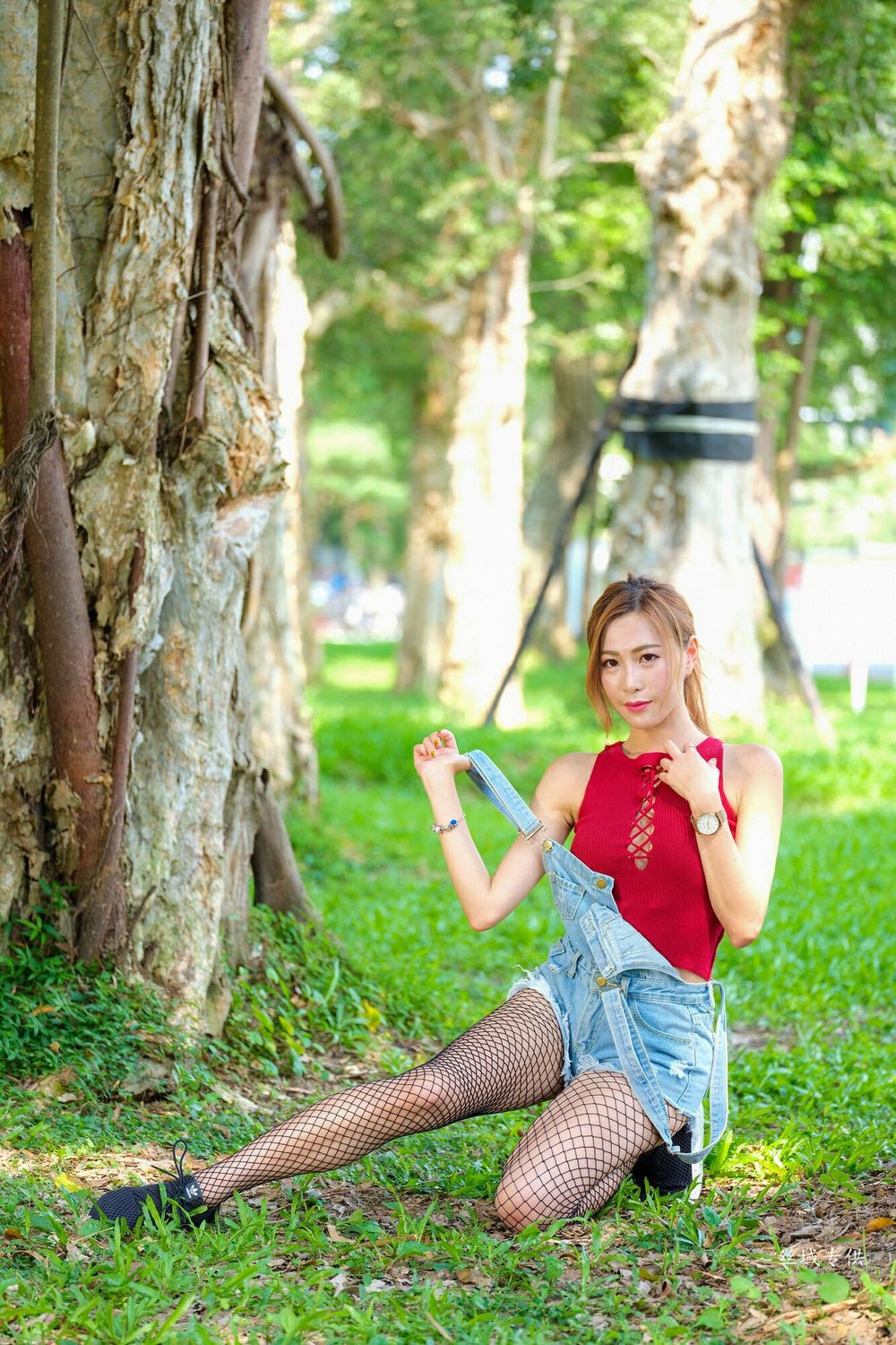 美女模特黄艾比 - 黑丝网袜牛仔热裤系列街拍写真