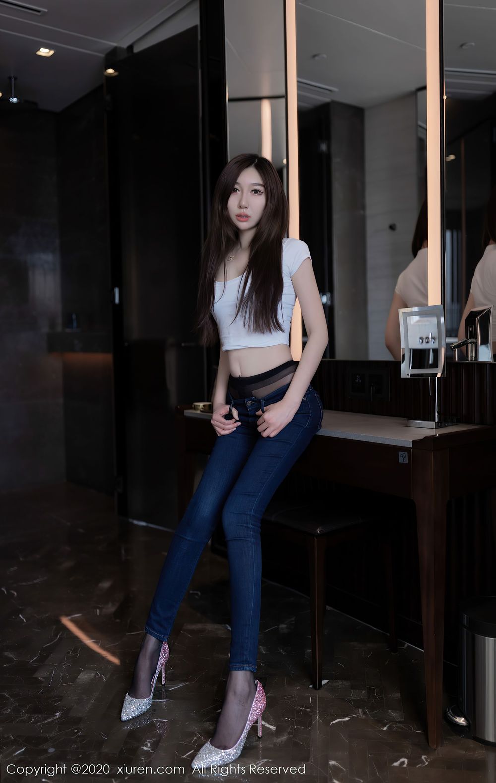 新人模特Victoria志玲 - 黑丝美腿+美臀系列性感写真