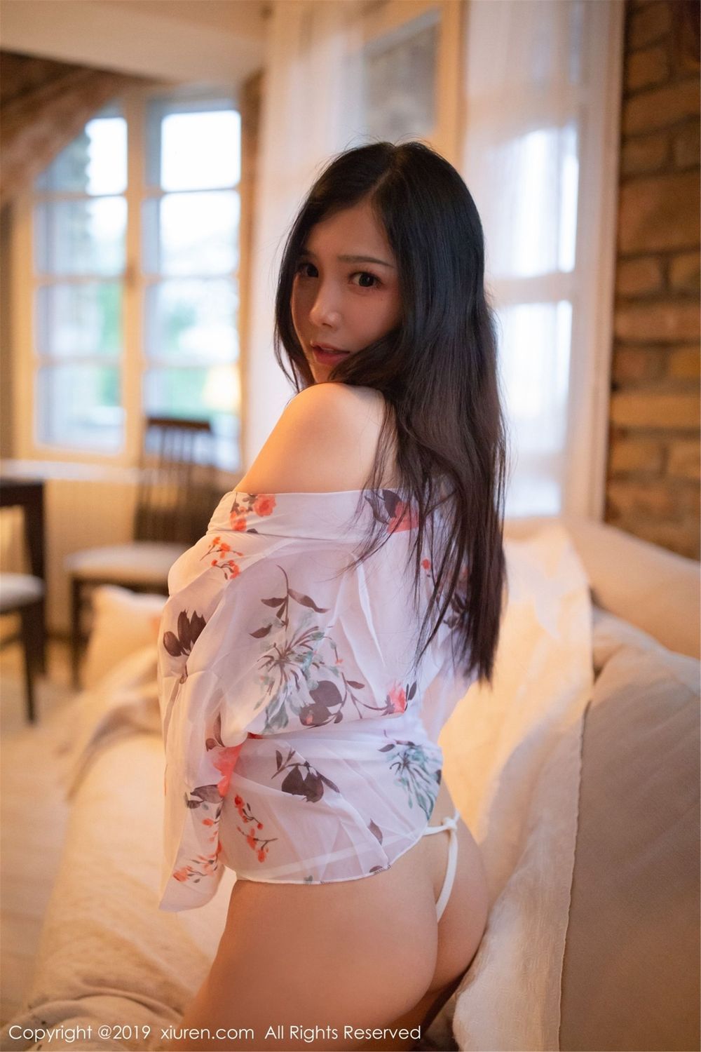 性感女神徐微微mia - 和服低胸开襟魅惑东欧旅拍