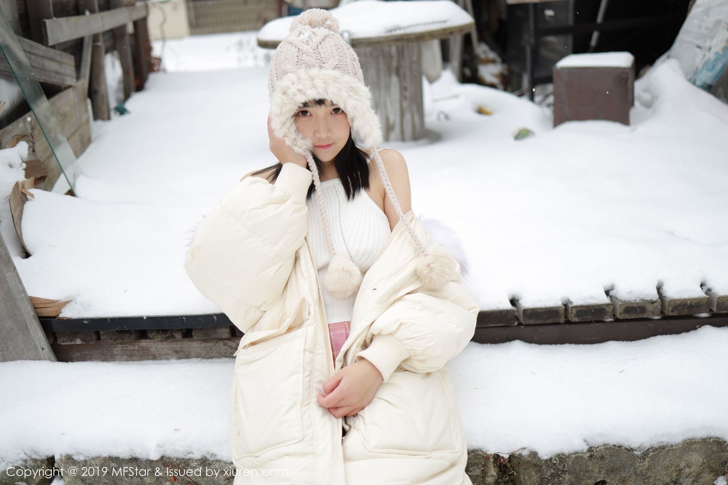 美女模特徐微微mia - 冰天雪地北海道冻人旅拍