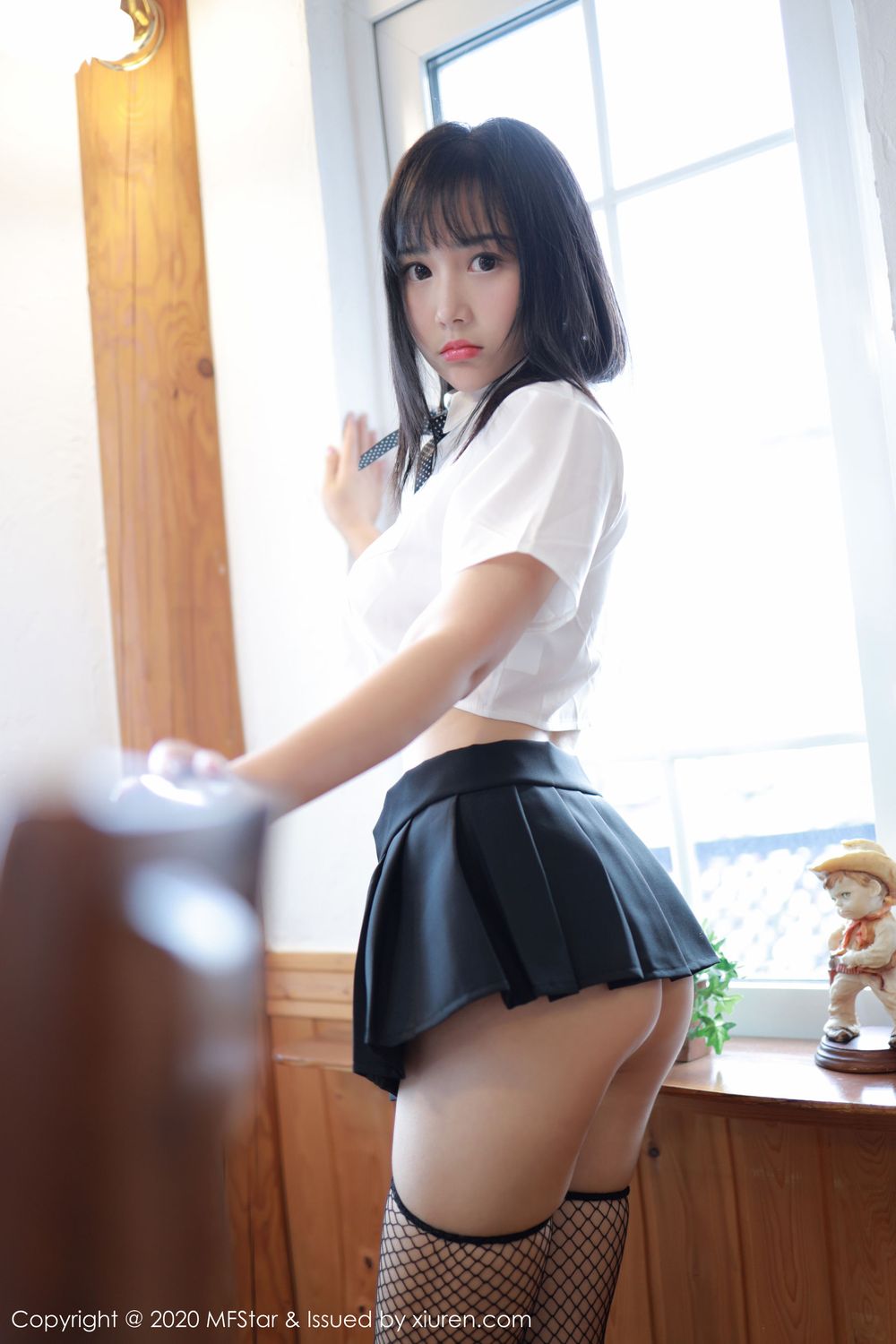 美女模特徐微微mia - 性感学生制服系列日本旅拍
