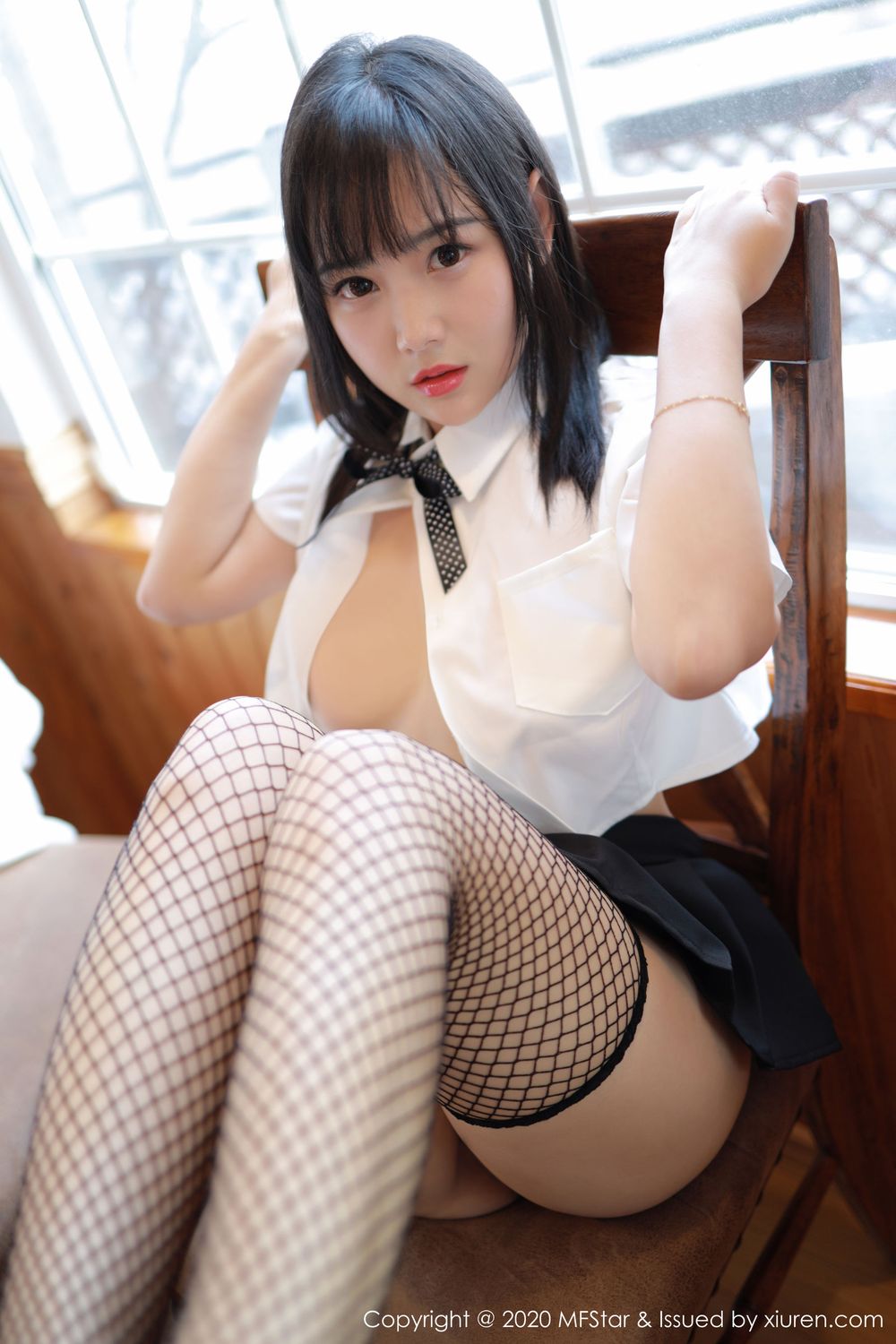 美女模特徐微微mia - 性感学生制服系列日本旅拍