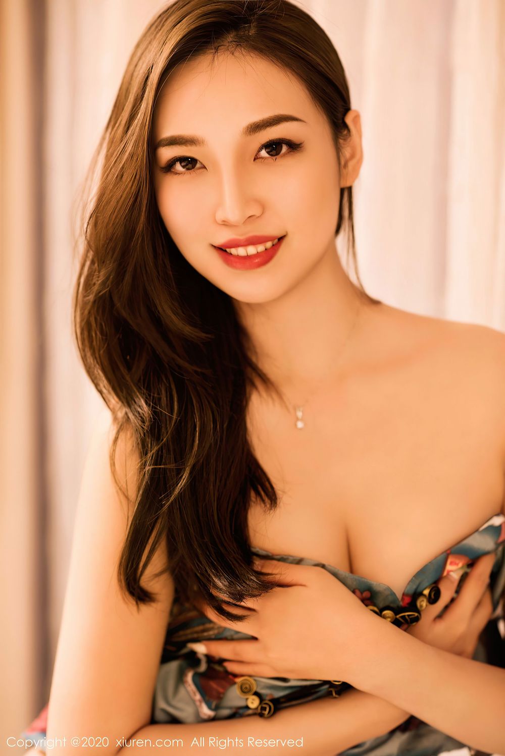 极品女神郑颖姗 - 身装旗袍黑丝网袜酒店场景写真
