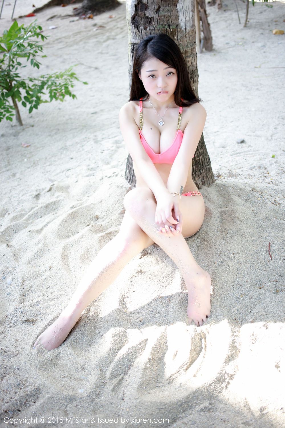 美女模特佘贝拉bella - 比基尼+情趣短裙长滩旅拍