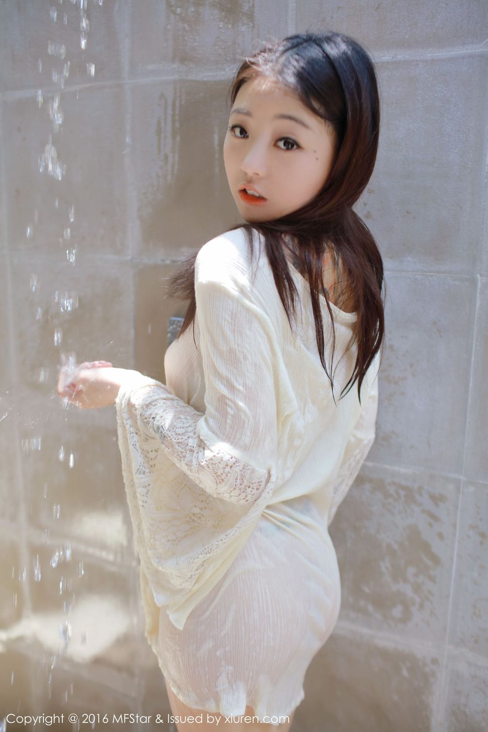 美女模特佘贝拉bella - 湿身诱惑与激凸福利写真