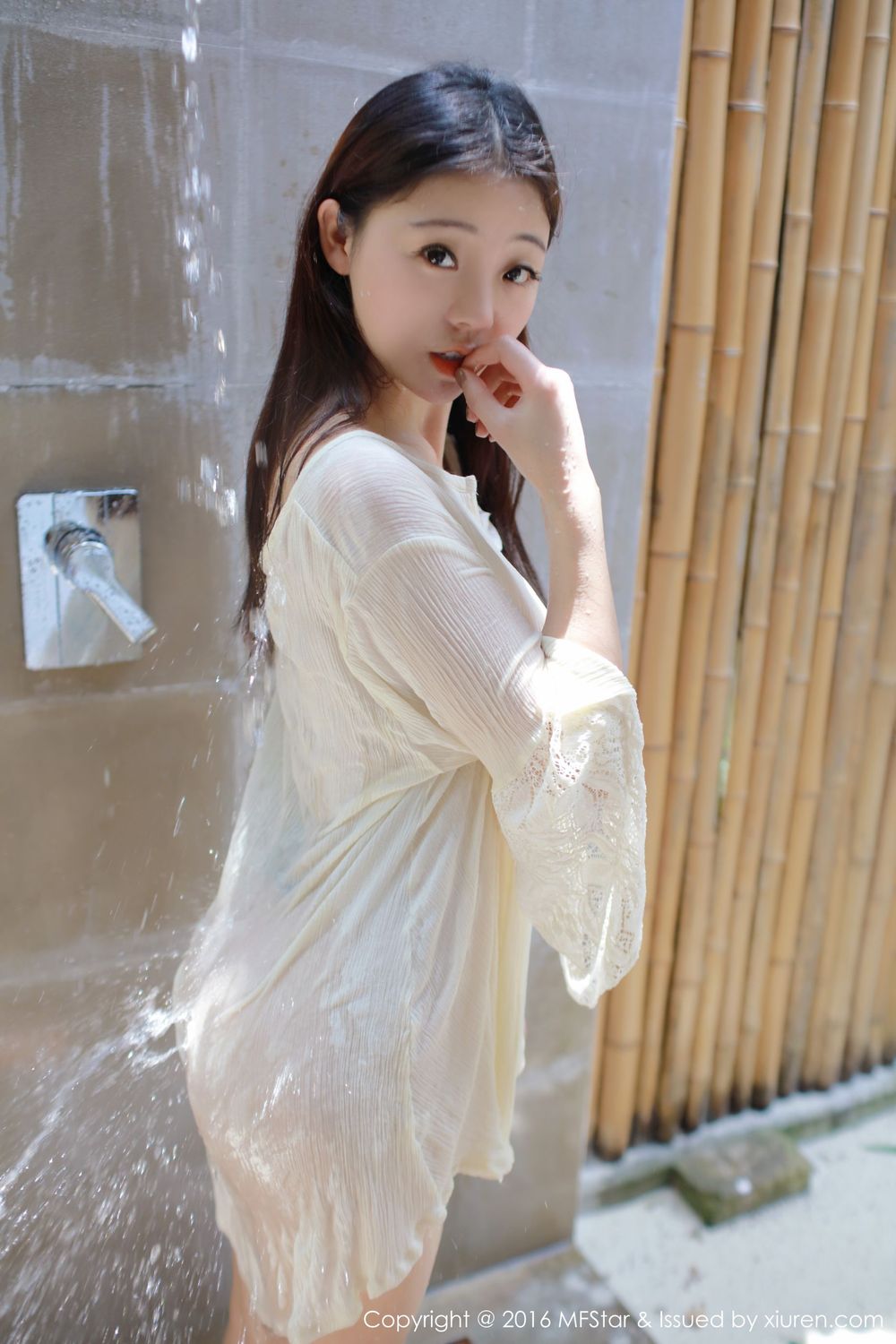 美女模特佘贝拉bella - 湿身诱惑与激凸福利写真