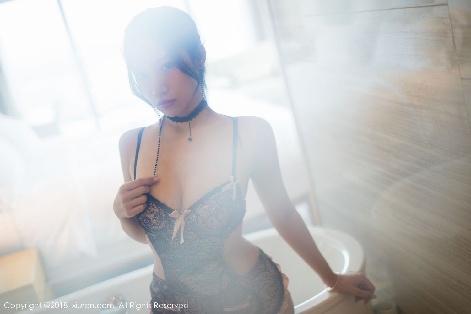 美女模特小狐狸Sica - 白衬衫+黑内衣浴室主题写真