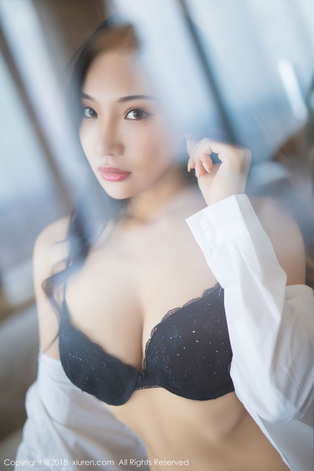 美女模特小狐狸Sica - 白衬衫+黑内衣浴室主题写真