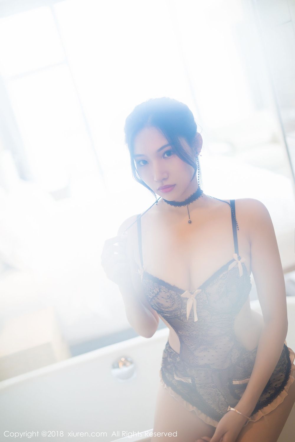 美女模特小狐狸Sica - 白衬衫+黑内衣浴室主题写真