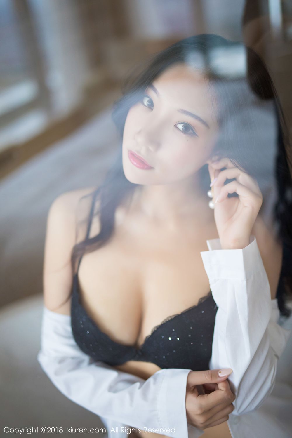 美女模特小狐狸Sica - 白衬衫+黑内衣浴室主题写真
