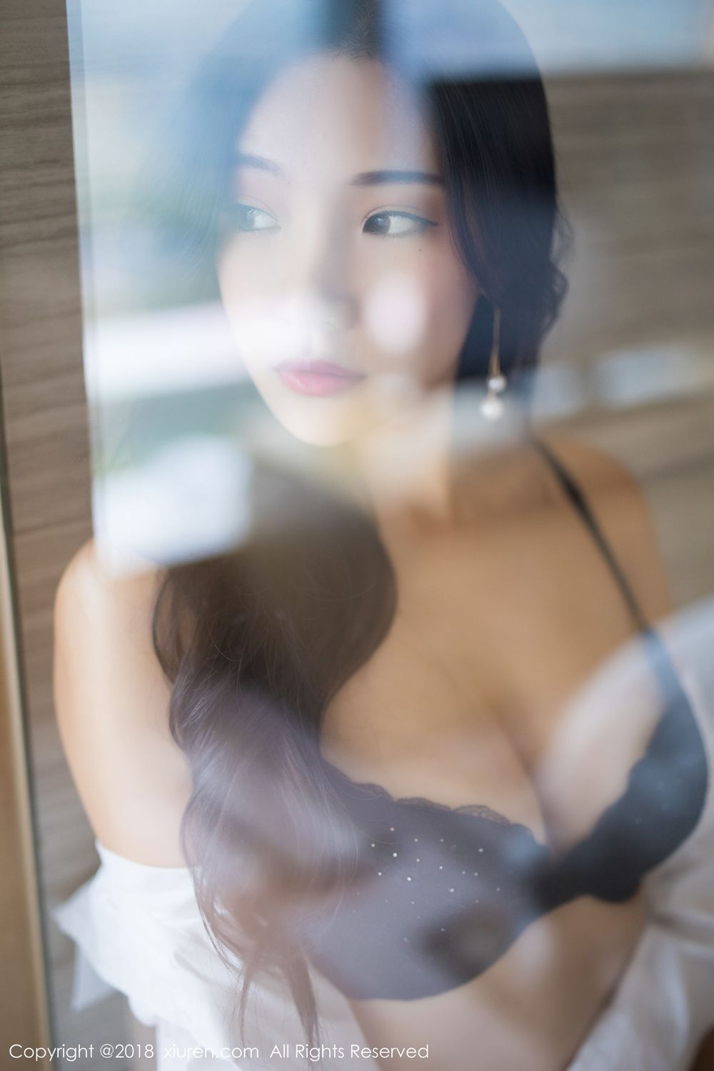 美女模特小狐狸Sica - 白衬衫+黑内衣浴室主题写真