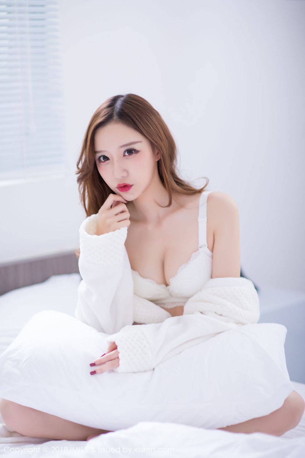 甜美新人小琳 - 镂空印花裙内衣系列首套写真