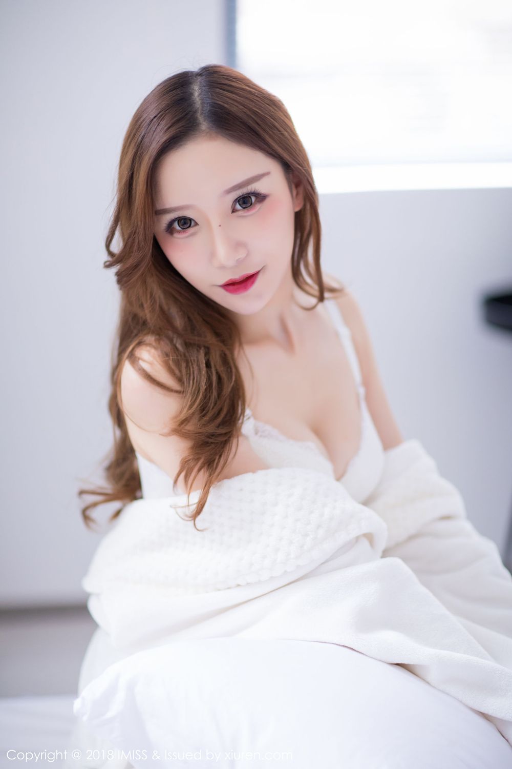 甜美新人小琳 - 镂空印花裙内衣系列首套写真