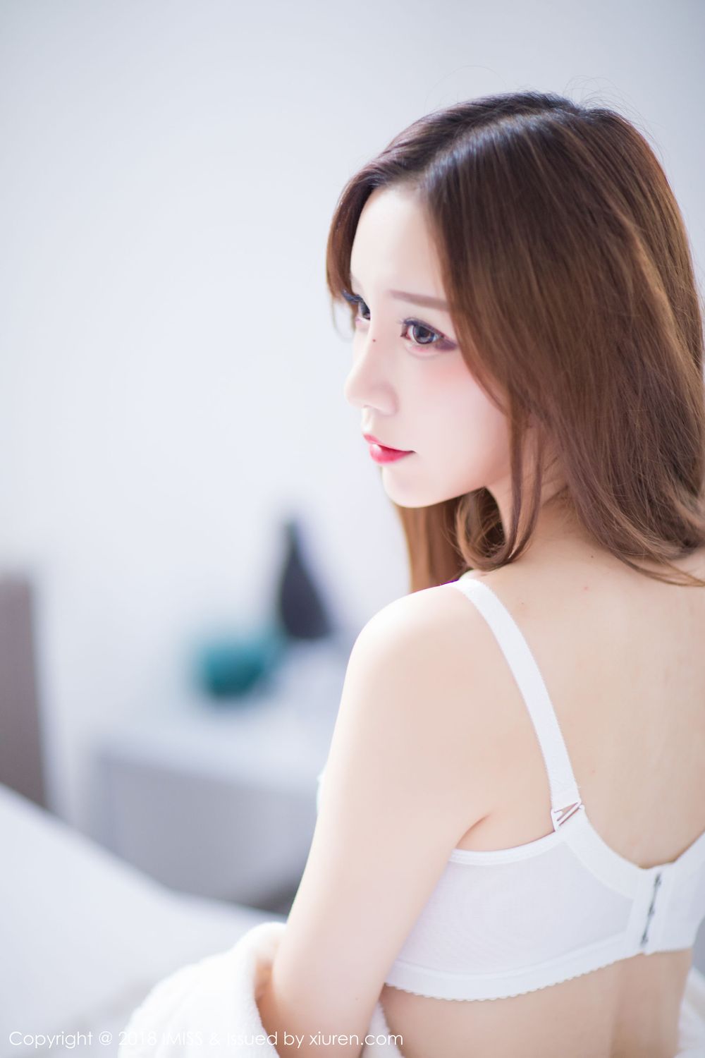 甜美新人小琳 - 镂空印花裙内衣系列首套写真