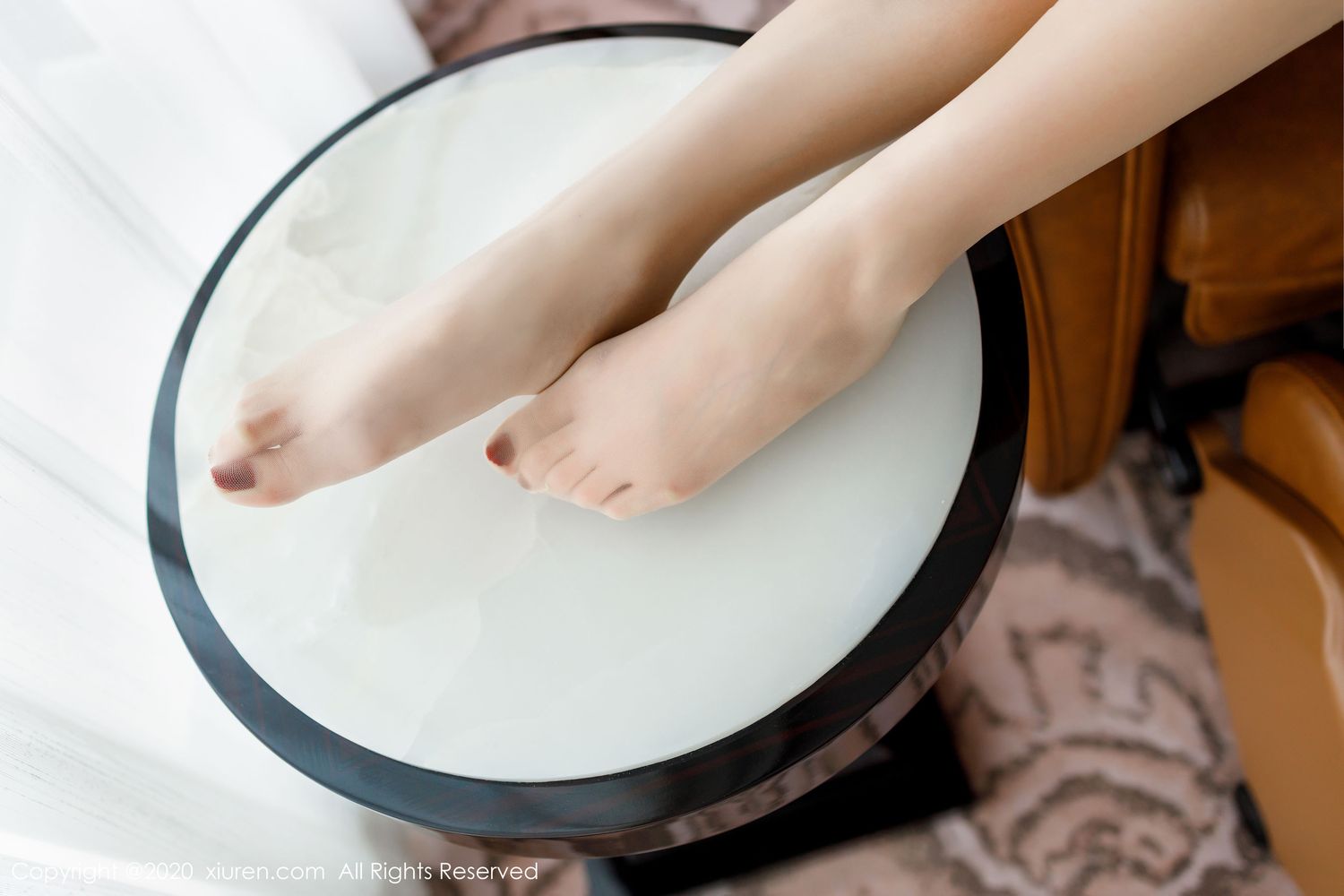 美女模特LindaLinda - 粉色吊裙与丝袜系列写真