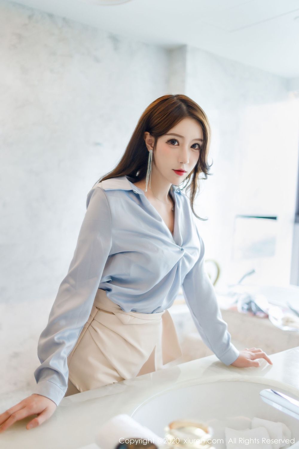 美女模特LindaLinda - 粉色吊裙与丝袜系列写真