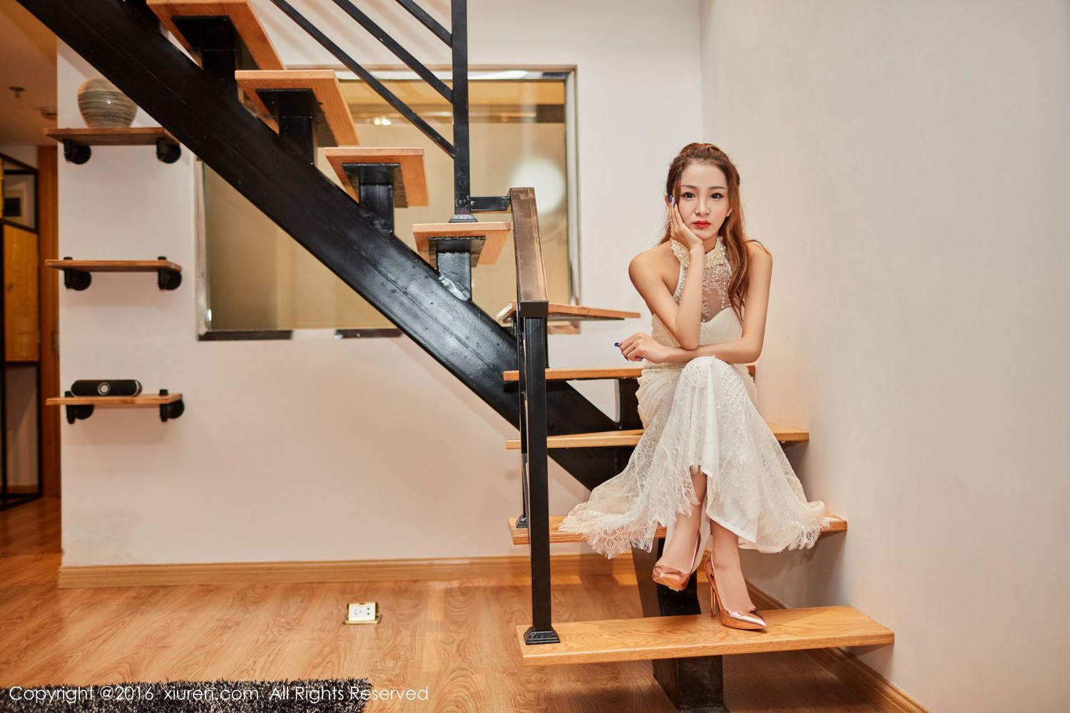 美女模特Sugar梁莹 - 修长美腿与浑圆翘臀性感写真