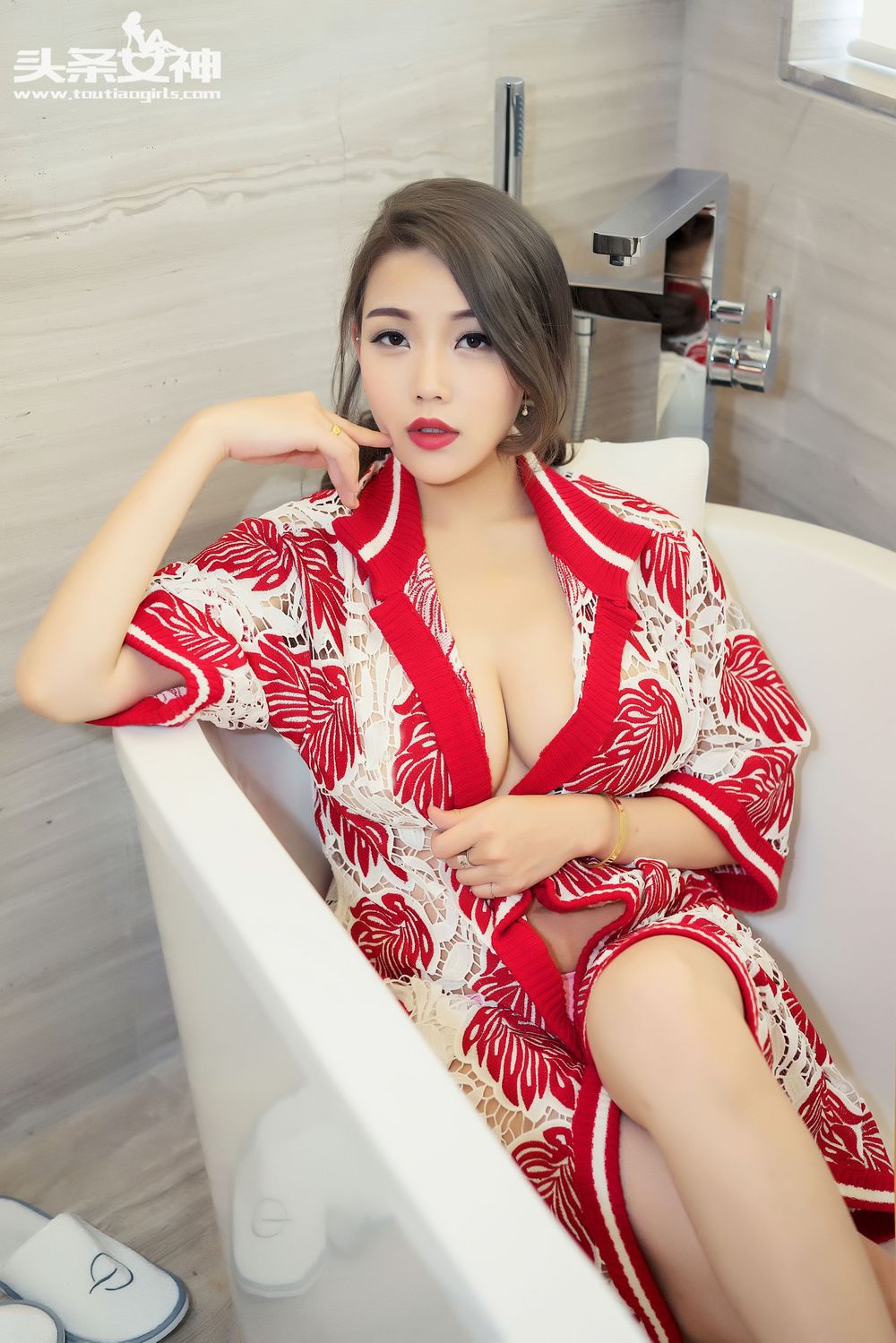 美女模特阳阳/大阳 - 身着和服COS女帝性感写真