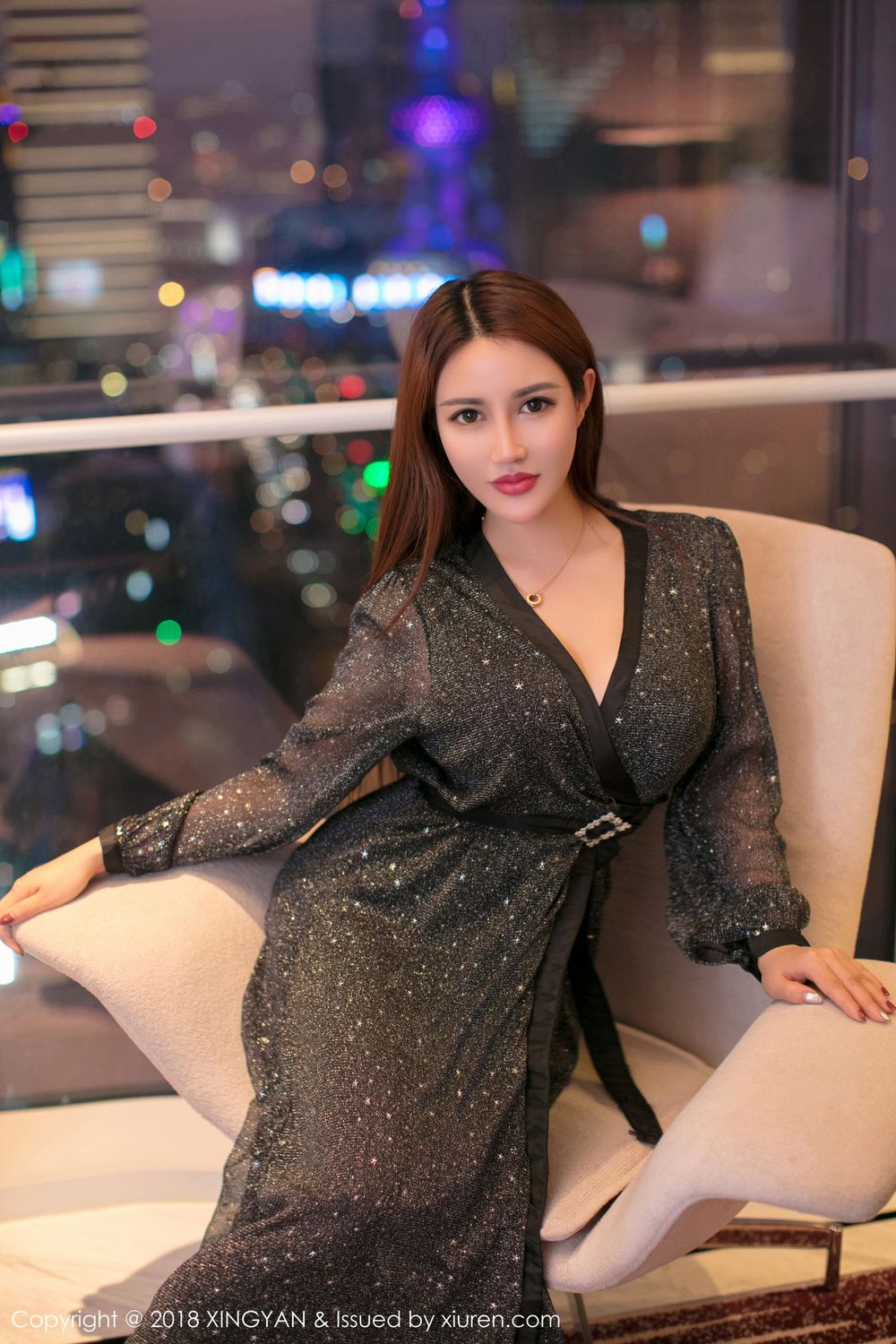新人模特赵伊彤 - 黑丝内衣+白色蕾丝首套写真