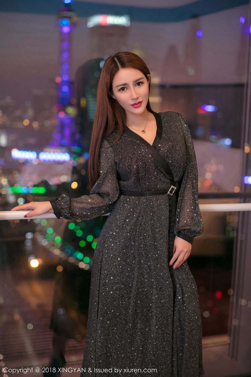 新人模特赵伊彤 - 黑丝内衣+白色蕾丝首套写真