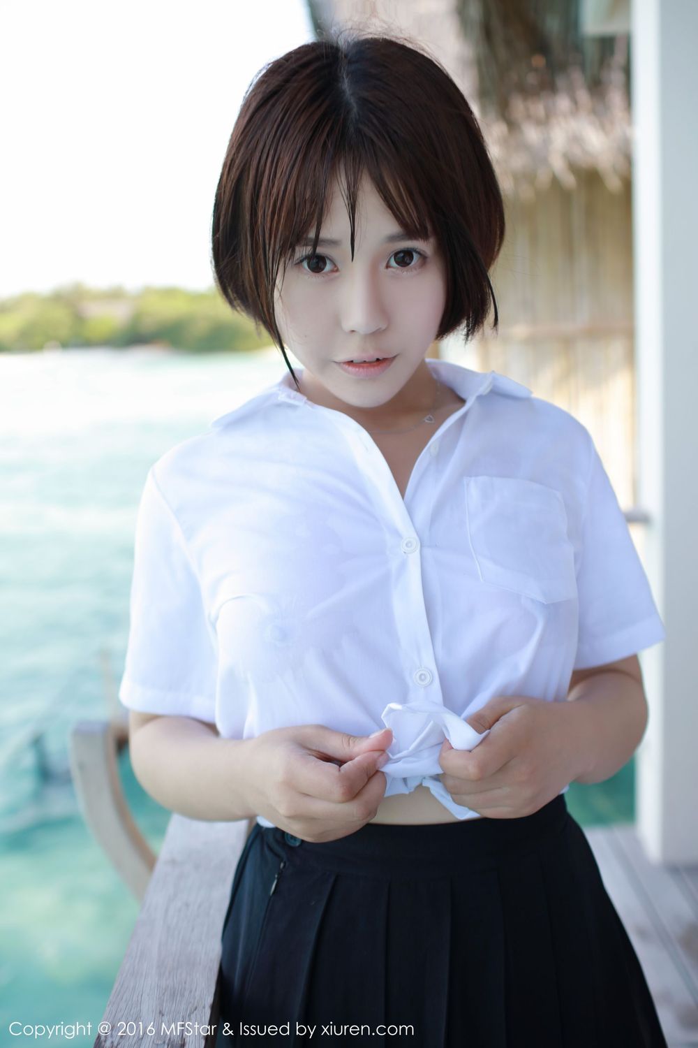 美女模特Evelyn艾莉 - 比基尼+透视裙+学生装马尔代夫旅拍