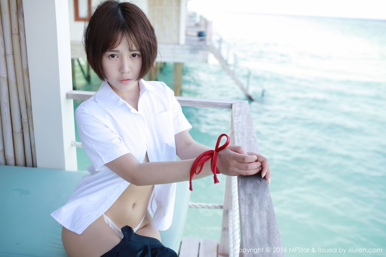 美女模特Evelyn艾莉 - 比基尼+透视裙+学生装马尔代夫旅拍