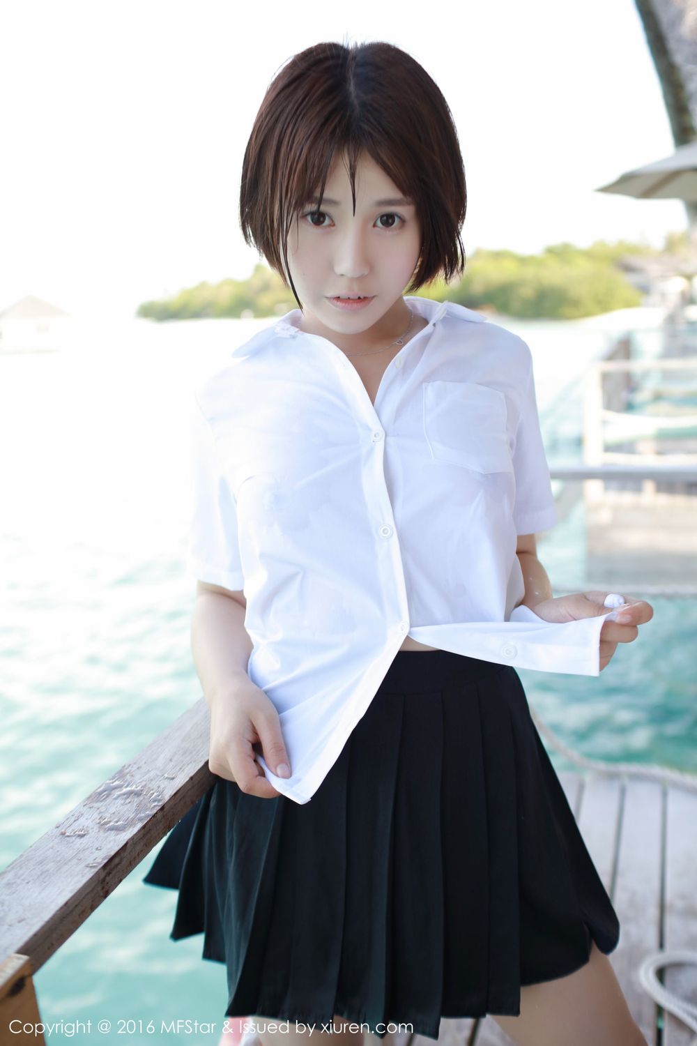 美女模特Evelyn艾莉 - 比基尼+透视裙+学生装马尔代夫旅拍