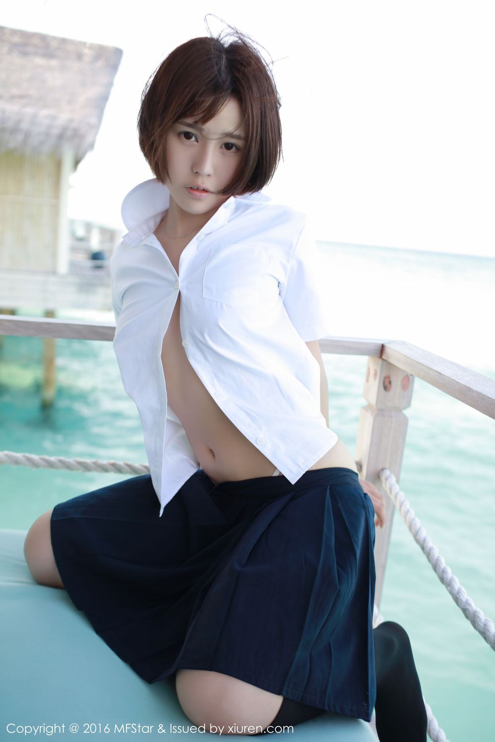 美女模特Evelyn艾莉 - 比基尼+透视裙+学生装马尔代夫旅拍