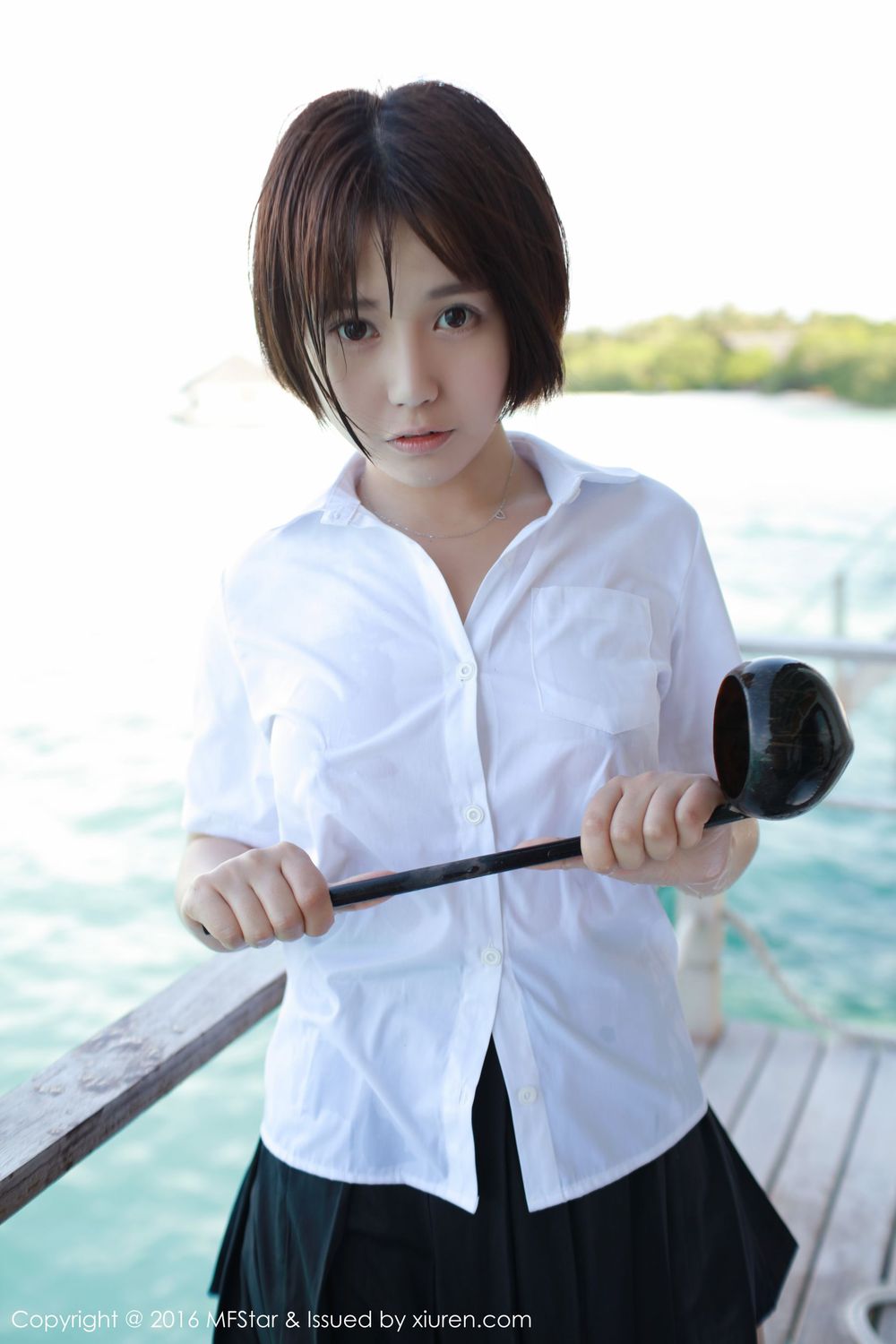 美女模特Evelyn艾莉 - 比基尼+透视裙+学生装马尔代夫旅拍