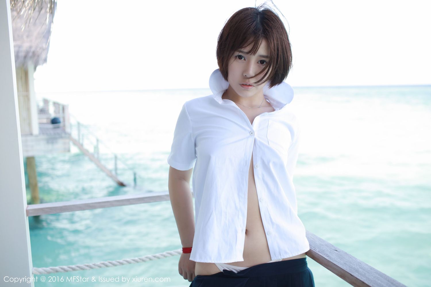 美女模特Evelyn艾莉 - 比基尼+透视裙+学生装马尔代夫旅拍