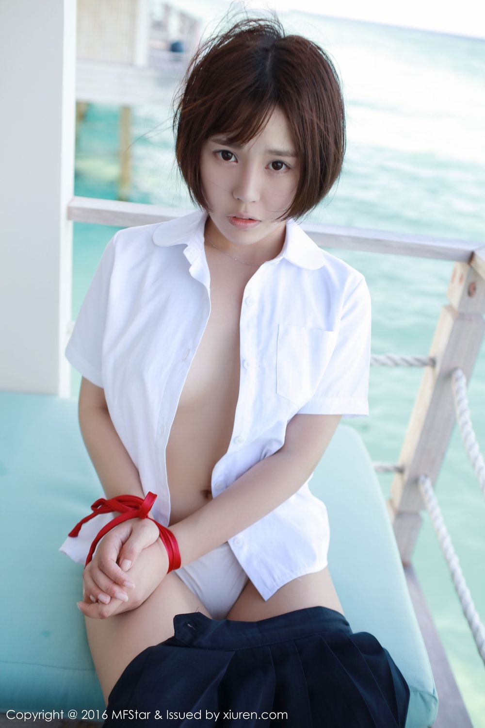 美女模特Evelyn艾莉 - 比基尼+透视裙+学生装马尔代夫旅拍