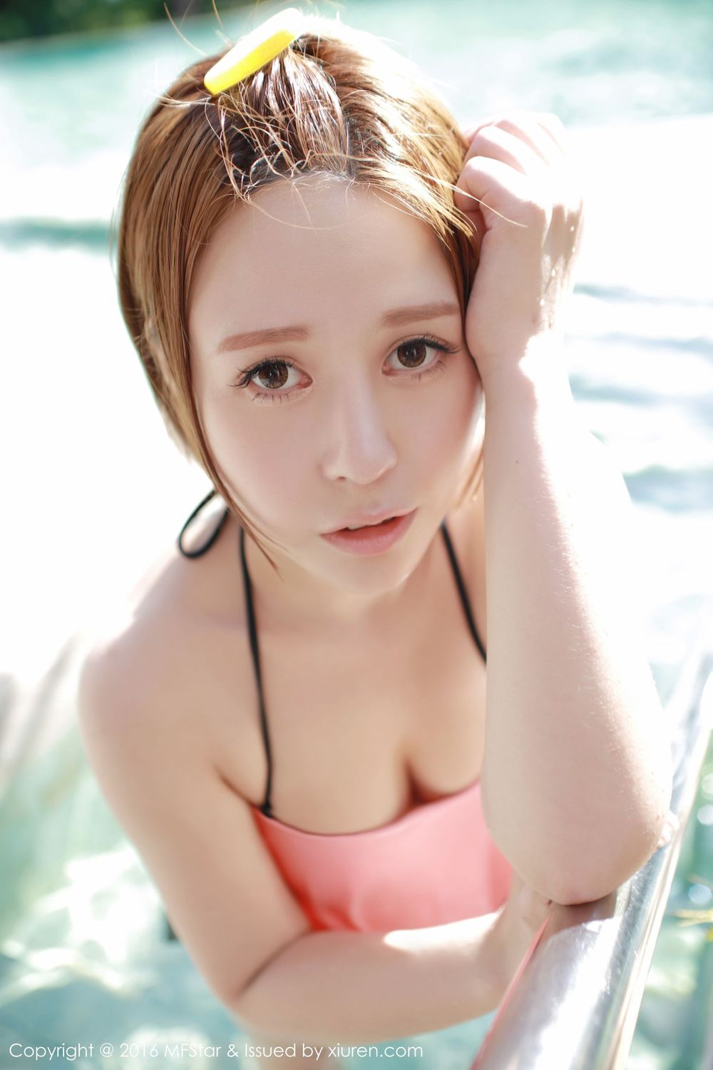 美女模特Evelyn艾莉 - 诱人激凸与浴室湿身美臀套图