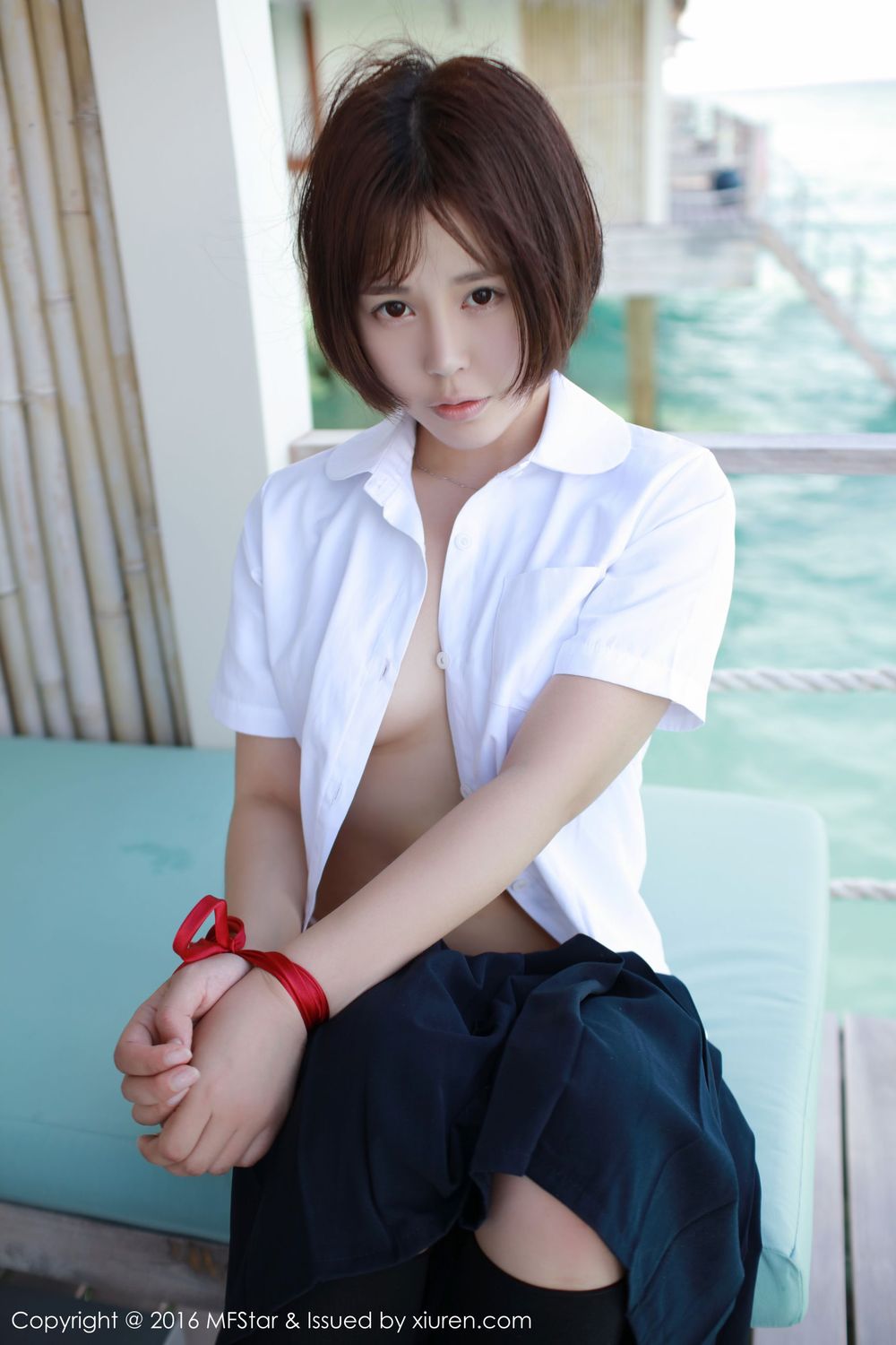 美女模特Evelyn艾莉 - 比基尼+透视裙+学生装马尔代夫旅拍