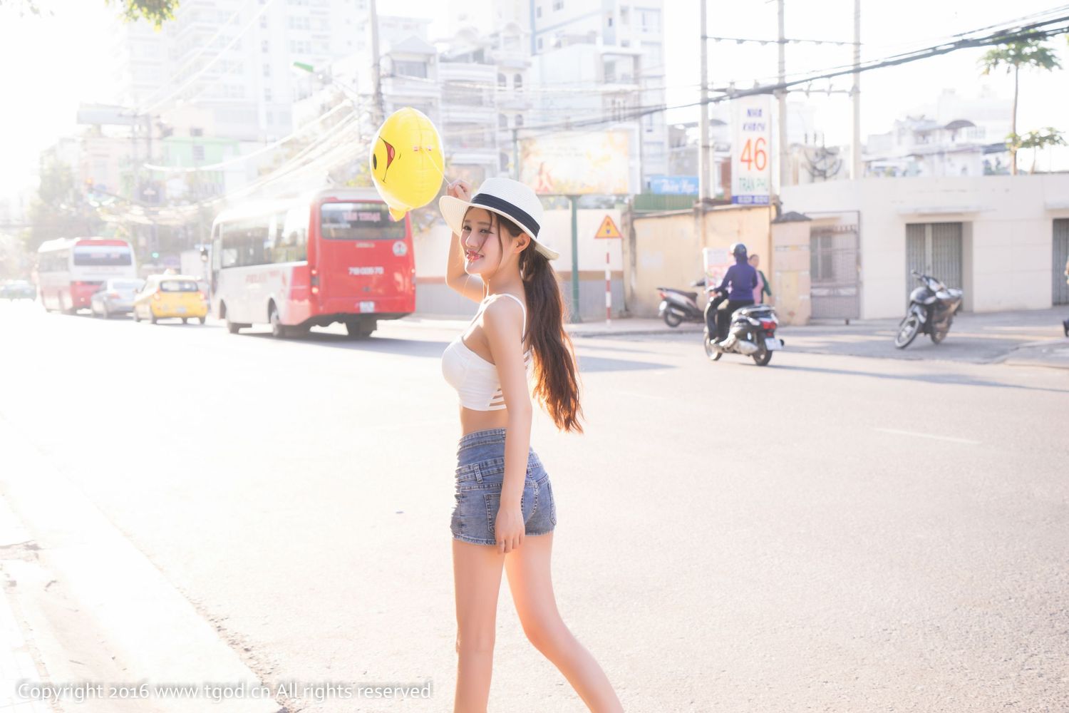 美女模特Abby王乔恩 - 街拍+健身系列越南芽庄旅拍