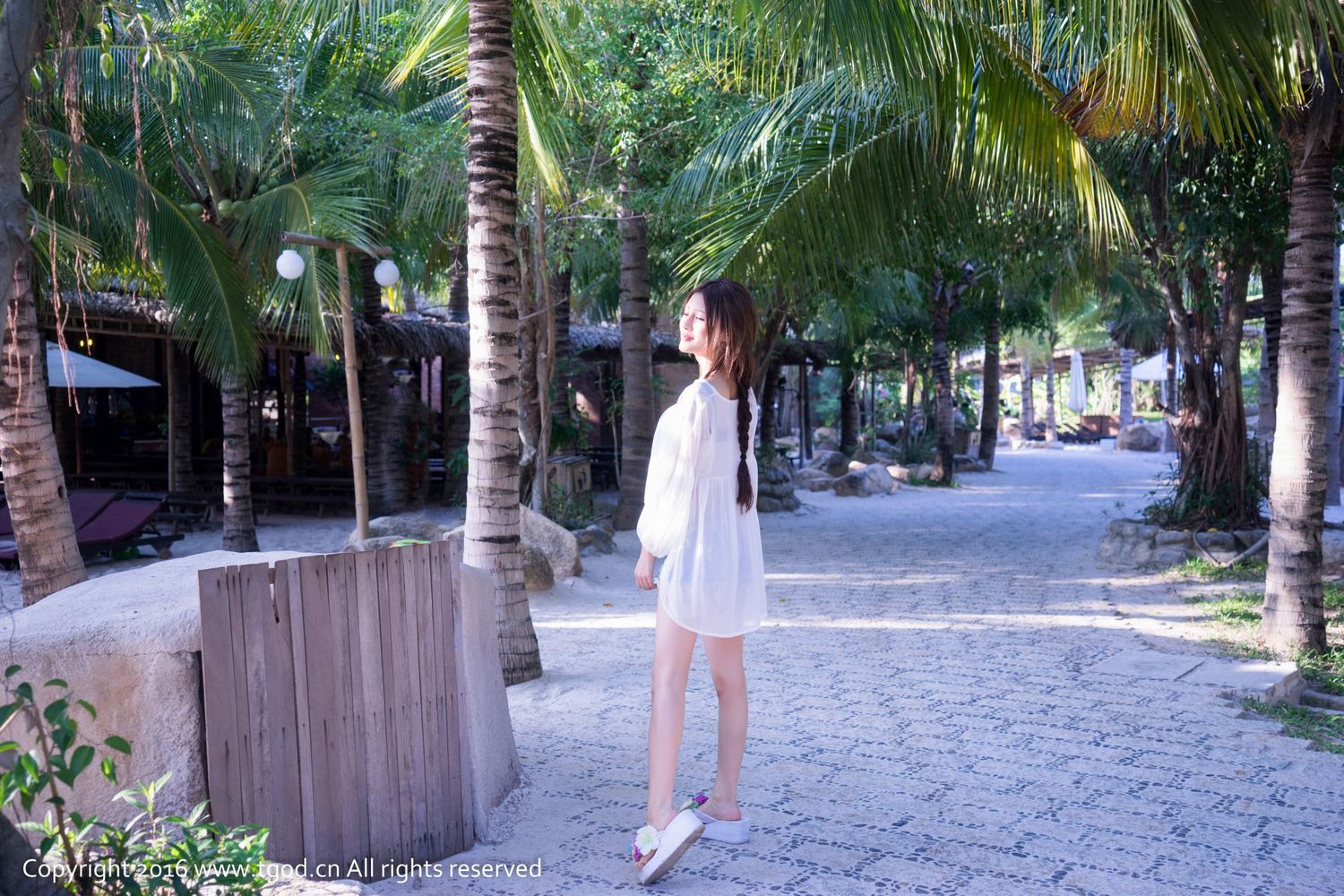 美女模特Abby王乔恩 - 街拍+健身系列越南芽庄旅拍