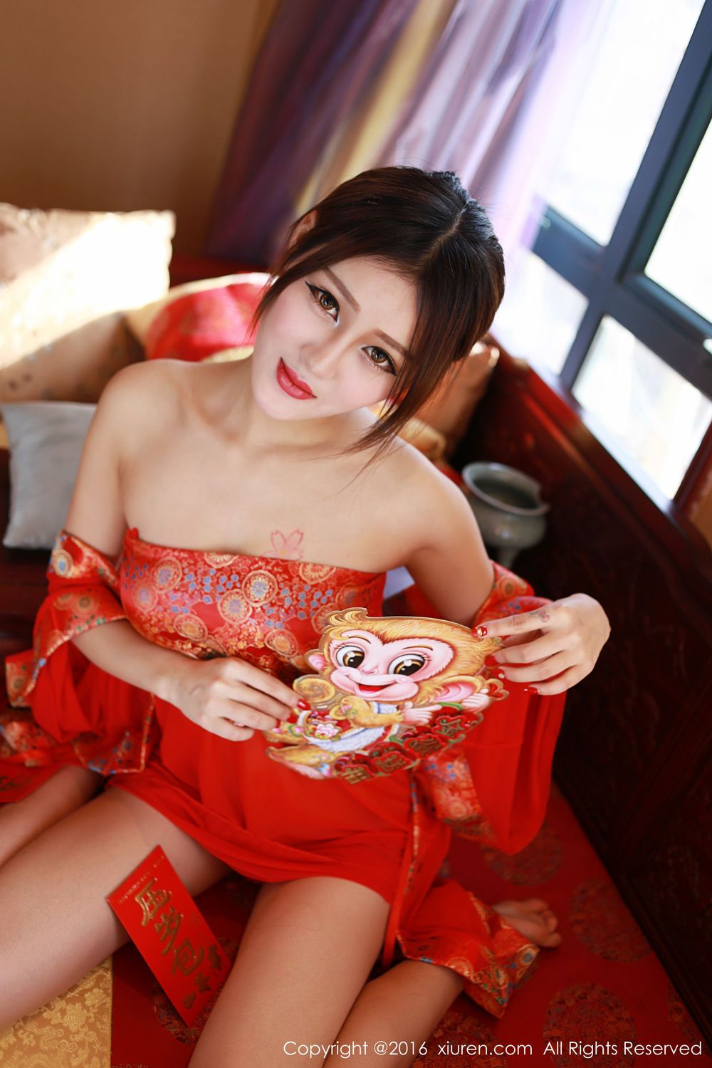 美女模特王乔恩Abby - 红色抹胸短裙+肚兜系列新春福利套图