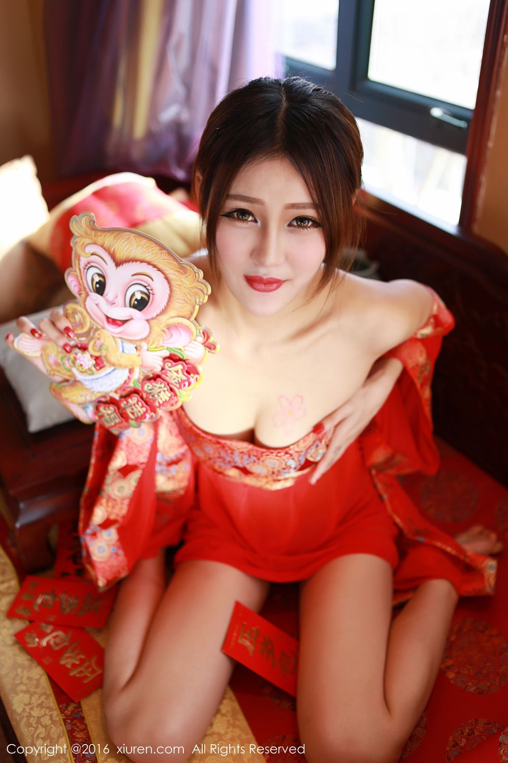 美女模特王乔恩Abby - 红色抹胸短裙+肚兜系列新春福利套图