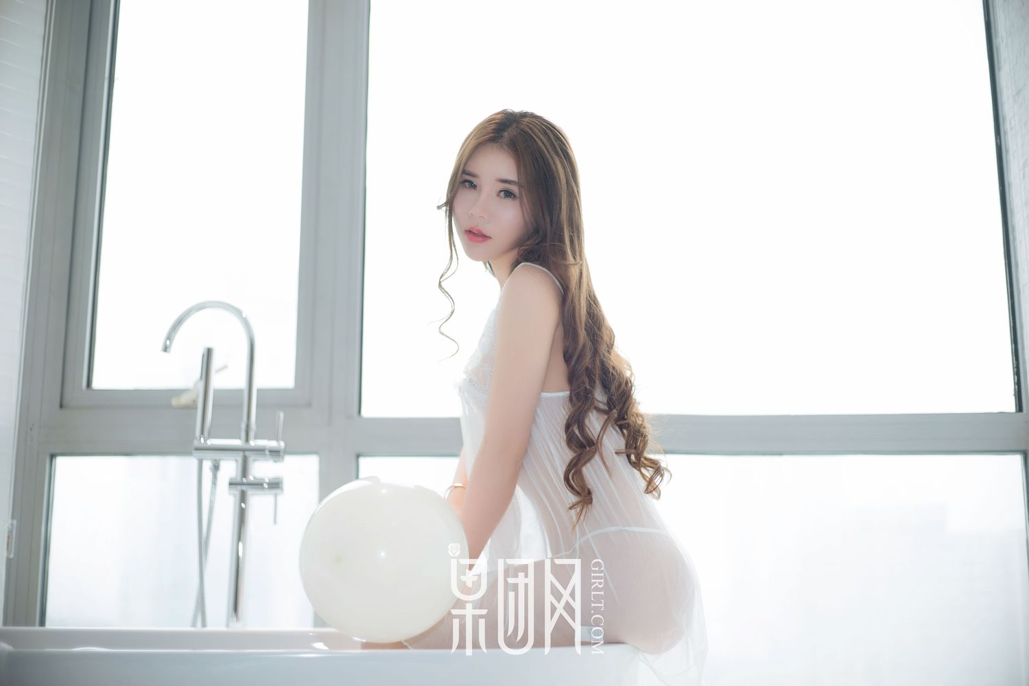 美女模特爱丽莎Lisa - 浴室完美身材性感写真