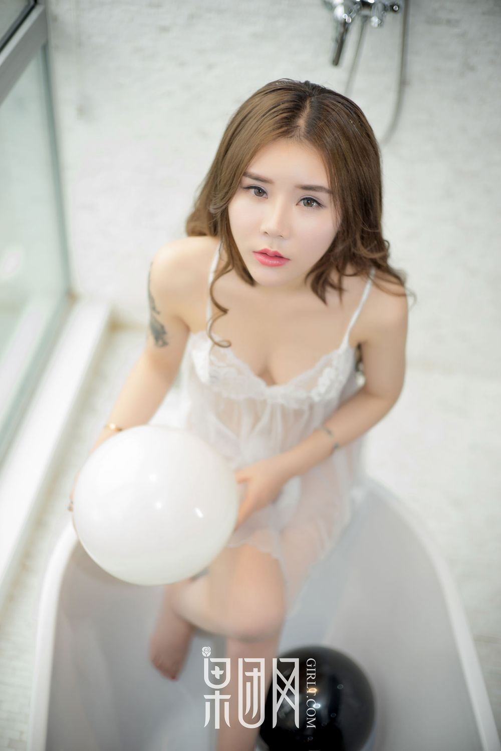 美女模特爱丽莎Lisa - 浴室完美身材性感写真