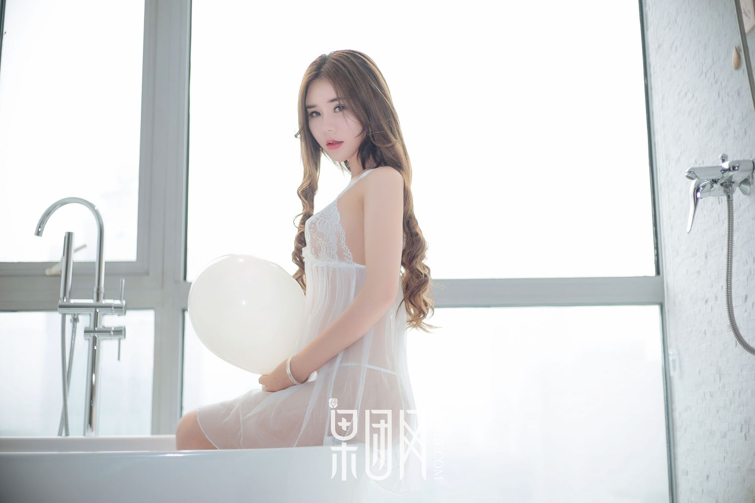 美女模特爱丽莎Lisa - 浴室完美身材性感写真