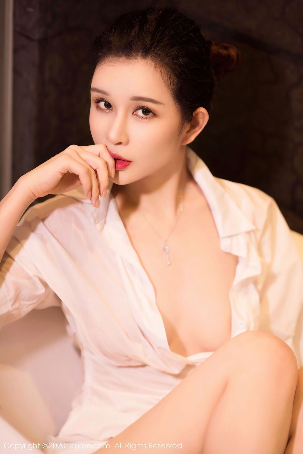 美女模特张雨萌 - 白衬衫+湿身诱惑系列浴室写真