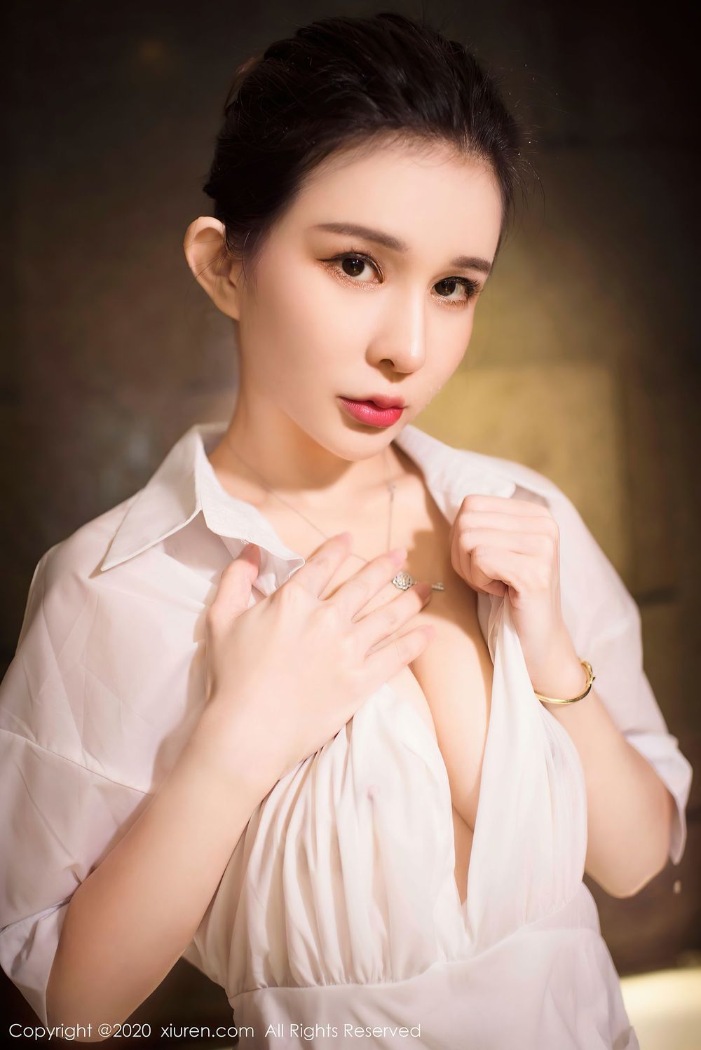 美女模特张雨萌 - 白衬衫+湿身诱惑系列浴室写真