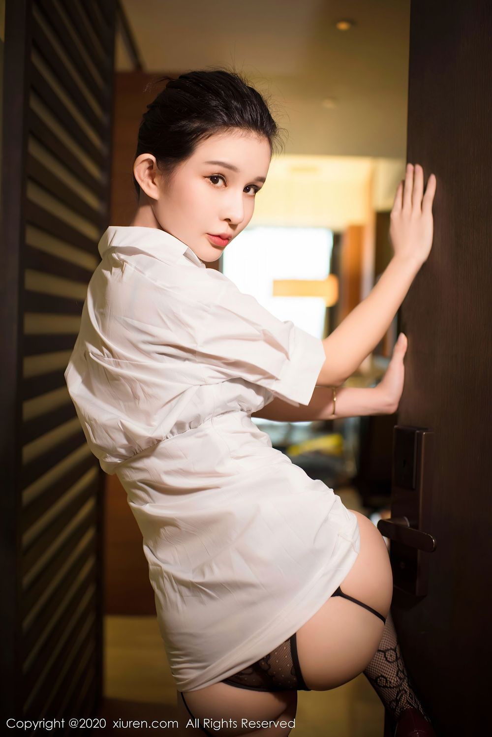 美女模特张雨萌 - 白衬衫+湿身诱惑系列浴室写真